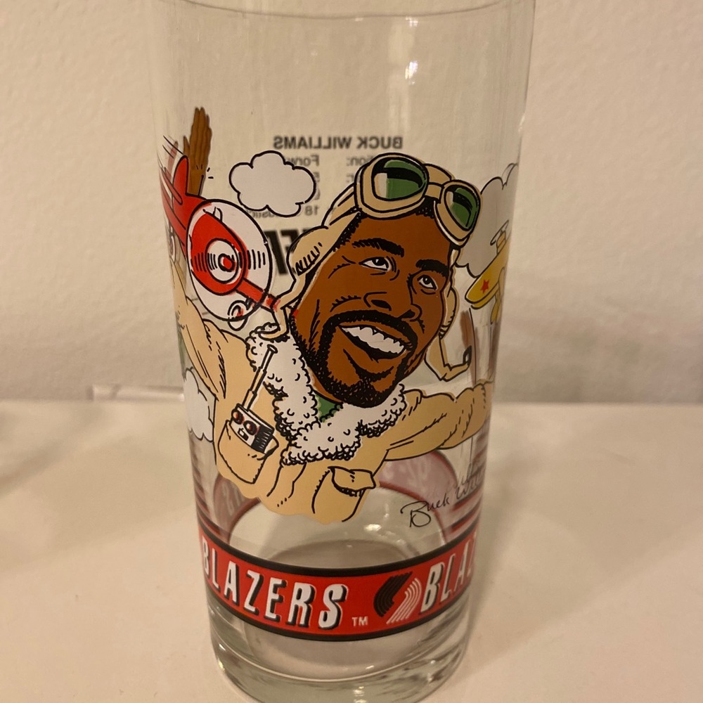 DQ Portland Trailblazers Buck Williams glass 1992